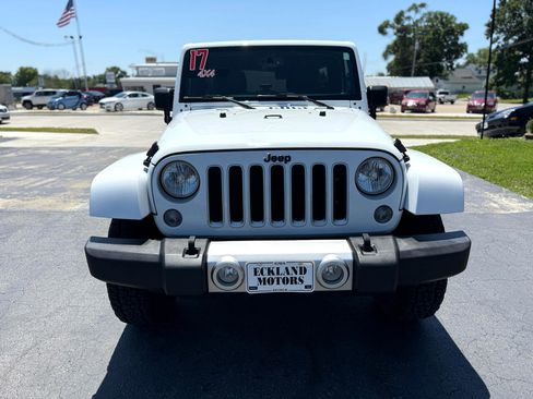 Used 2017 Jeep Wrangler Unlimited Sahara w/ Dual Top Group image 3
