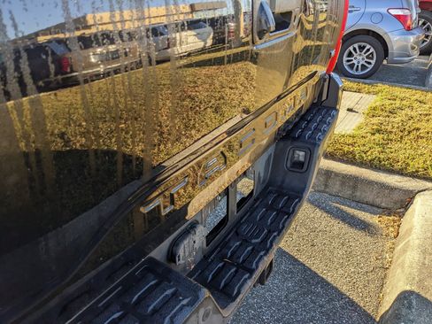 Used 2017 Toyota Tacoma SR5 image 22