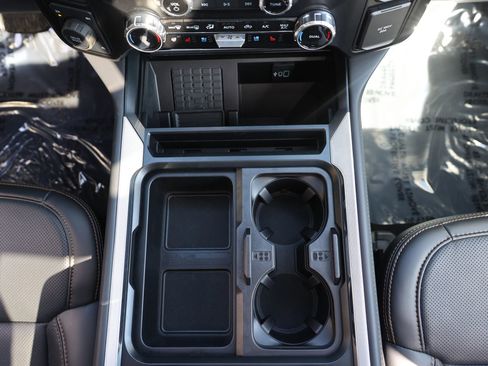 Used 2024 Ford F450 Platinum w/ FX4 Off-Road Package image 32