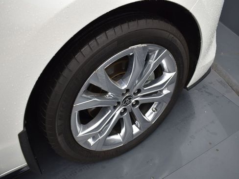 Used 2021 Toyota Sienna Platinum image 30