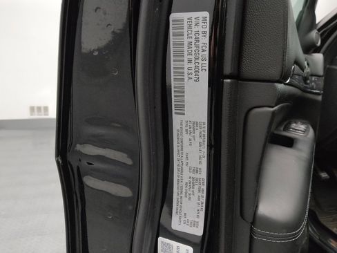 Used 2020 Jeep Grand Cherokee Overland image 33