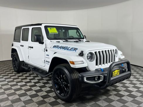 Used 2022 Jeep Wrangler Unlimited Sahara image 3