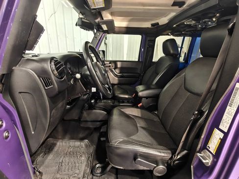 Used 2016 Jeep Wrangler Unlimited Sahara AWD/4WD image 33