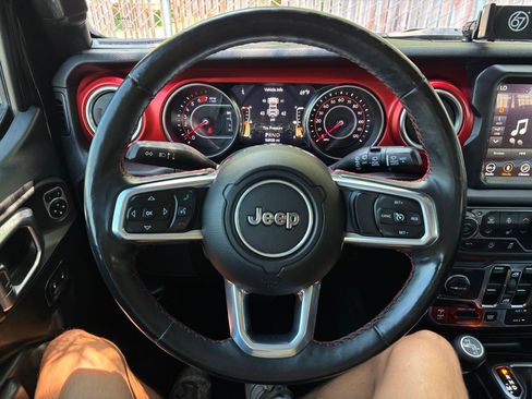 Used 2018 Jeep Wrangler Unlimited Rubicon AWD/4WD image 16