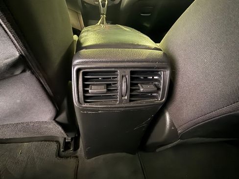 Used 2020 Nissan Rogue SV image 23