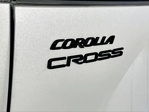 Used 2026 Toyota Corolla Cross SE image 30