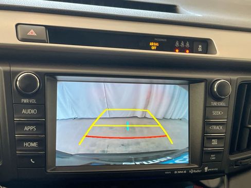 Used 2018 Toyota RAV4 Limited AWD/4WD image 17