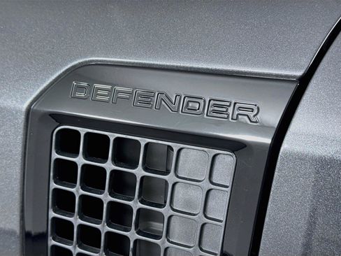 Used 2025 Land Rover Defender 110 X-Dynamic SE AWD/4WD image 15