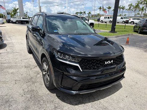 Used 2023 Kia Sorento S FWD image 2