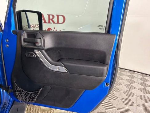 Used 2015 Jeep Wrangler Sahara AWD/4WD image 18