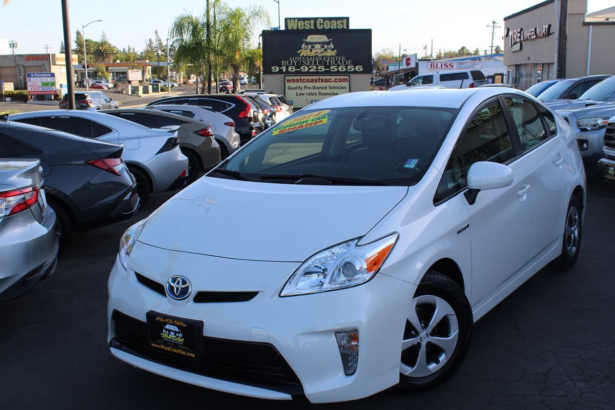 Used 2014 Toyota Prius Four FWD image 40