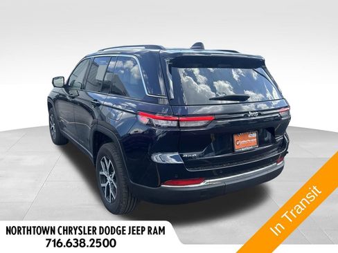 Used 2023 Jeep Grand Cherokee Limited AWD/4WD image 6
