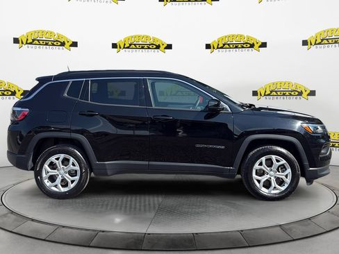 Used 2024 Jeep Compass Latitude AWD/4WD image 6