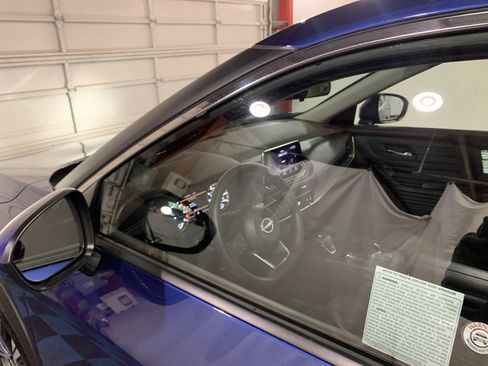 Used 2023 Nissan Rogue SV image 10