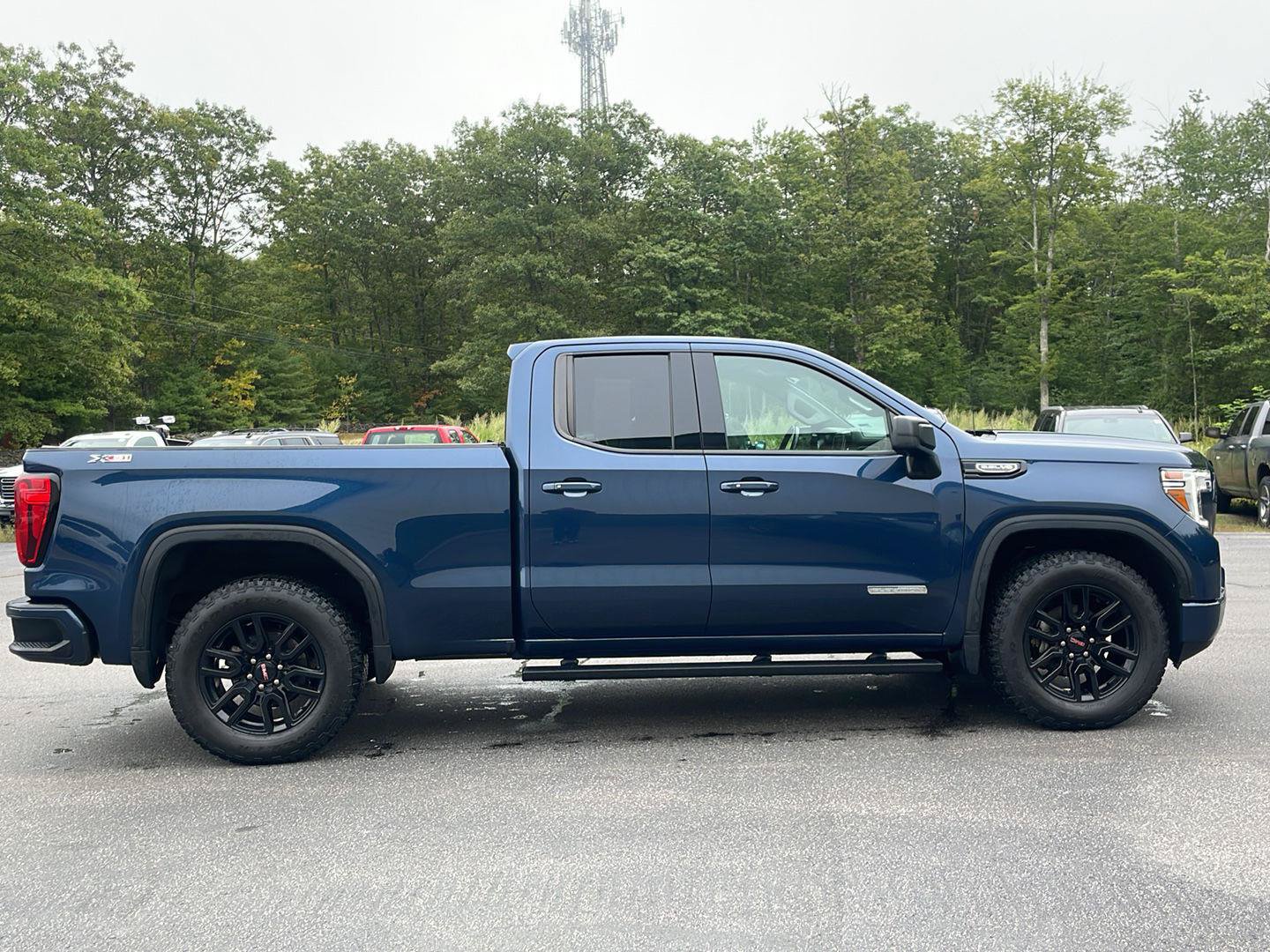 Used 2022 GMC Sierra 1500 Elevation AWD/4WD image 10