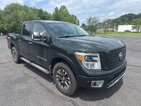 Used 2019 Nissan Titan PRO-4X w/ Pro-4x Convenience Package AWD/4WD image 4