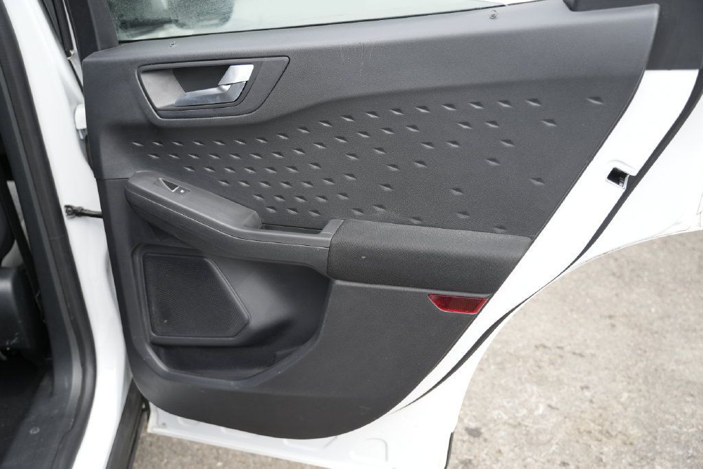 Used 2020 Ford Escape SE FWD image 35