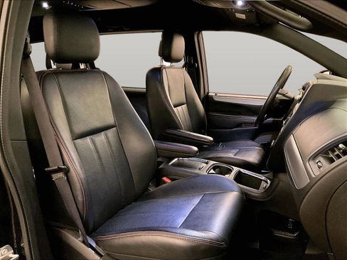 Used 2016 Dodge Grand Caravan R/T FWD image 8