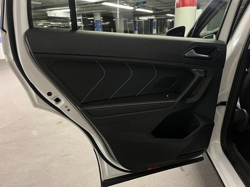 Used 2023 Volkswagen Tiguan SE w/ Panoramic Sunroof Package AWD/4WD image 21