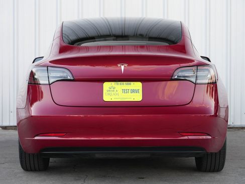 Used 2022 Tesla Model 3 Standard Range image 11