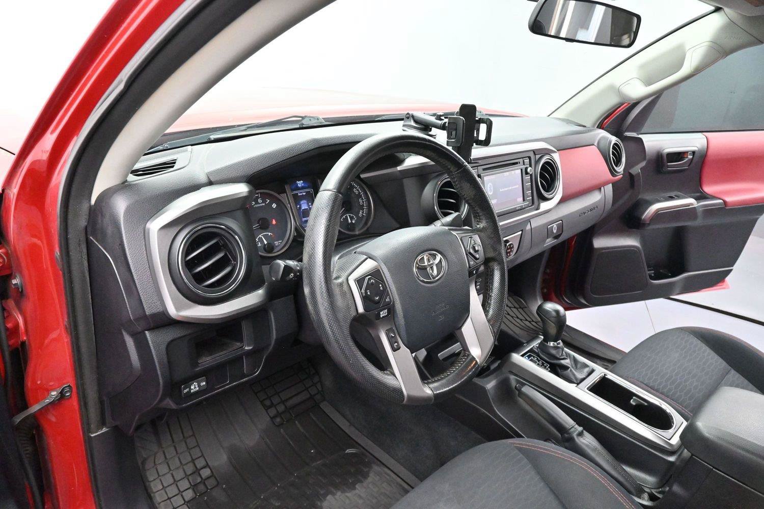 Used 2016 Toyota Tacoma SR5 w/ Towing Package RWD image 12