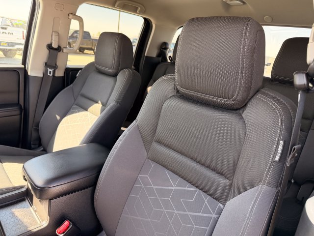 Used 2025 Nissan Frontier SV RWD image 10