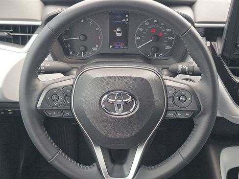 Used 2025 Toyota Corolla SE image 37
