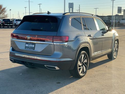 Used 2024 Volkswagen Atlas SE image 3