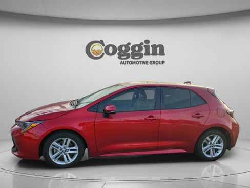 Used 2022 Toyota Corolla SE image 3