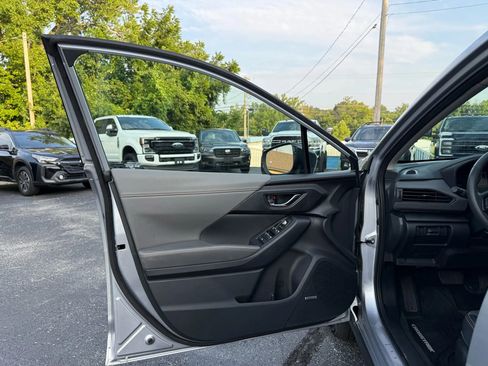 Used 2024 Subaru Crosstrek 2.5i Limited w/ Crosstrek Mirror Package image 10