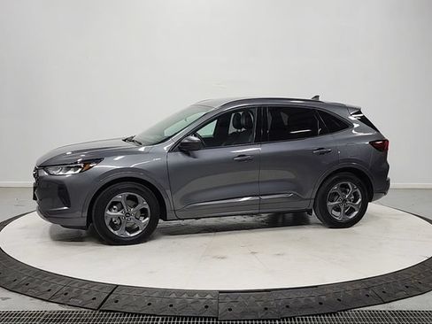 Used 2024 Ford Escape ST-Line w/ Tech Pack #1 FWD image 4