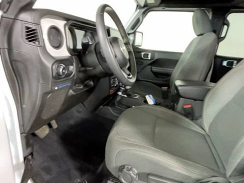 Used 2024 Jeep Wrangler Unlimited AWD/4WD image 22