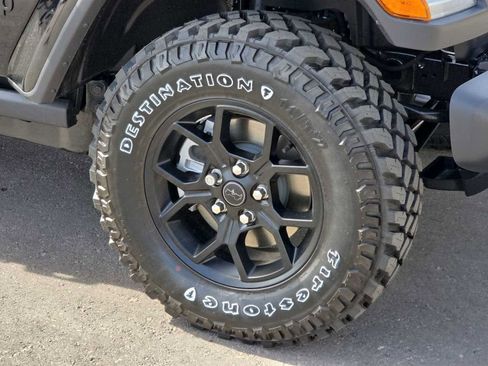 New 2026 Jeep Gladiator Sport image 19