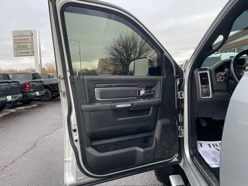 Used 2017 RAM 2500 Limited AWD/4WD image 12