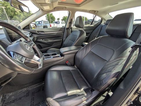 Used 2023 Nissan Altima 2.5 SR w/ SR Premium Package image 10