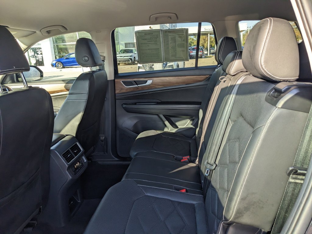 Certified 2024 Volkswagen Atlas SE FWD image 17