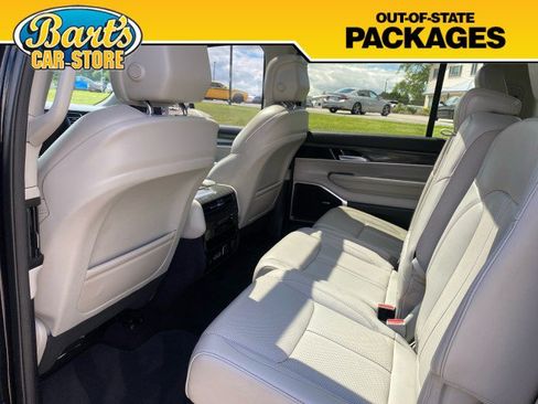 Used 2022 Jeep Wagoneer Series II w/ Premium Group I AWD/4WD image 24