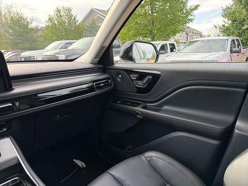 New 2026 Lincoln Aviator AWD image 20