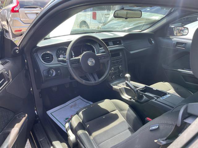 Used 2010 Ford Mustang GT RWD image 6