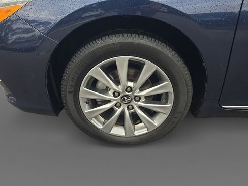 Used 2017 Toyota Camry XLE FWD image 10