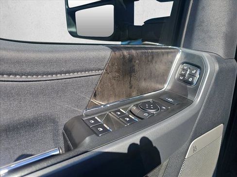 Certified 2024 Ford F250 Lariat w/ Black Appearance Package image 17