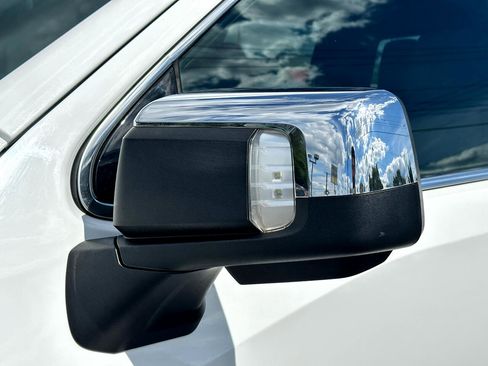 Used 2019 GMC Sierra 1500 SLT w/ SLT Premium Plus Package image 17