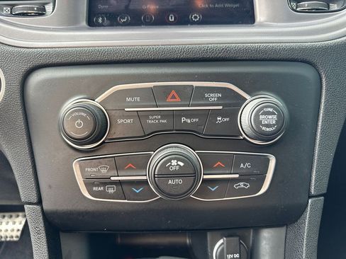 Used 2023 Dodge Charger R/T w/ Harman/Kardon Audio Group image 27