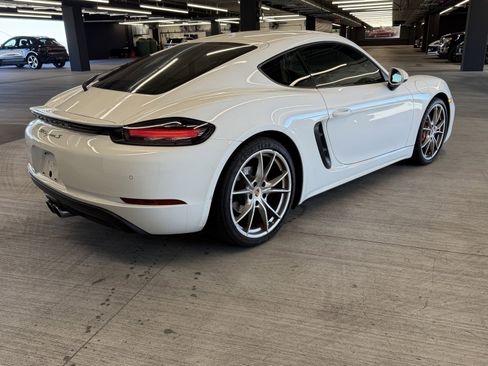 Used 2017 Porsche 718 Cayman S image 4