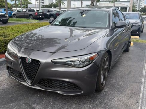 Used 2019 Alfa Romeo Giulia RWD image 1