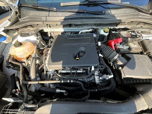 Used 2020 Ford Escape SE image 29