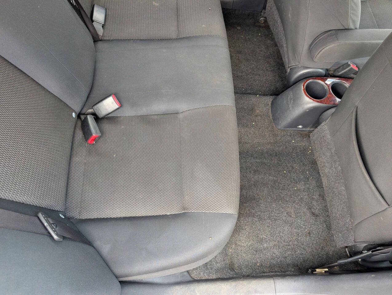 Used 2013 Nissan Versa SV FWD image 40