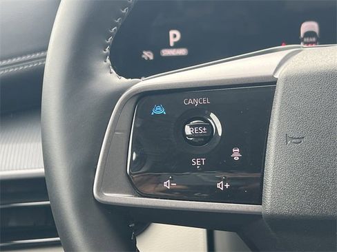 Certified 2025 Nissan Murano SV image 12