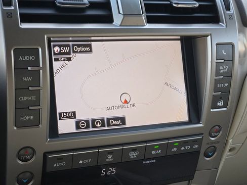 Used 2016 Lexus GX 460 Luxury w/ Preferred Accessory Package image 18