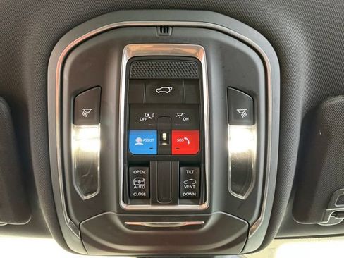 Used 2023 Jeep Grand Cherokee Altitude AWD/4WD image 25